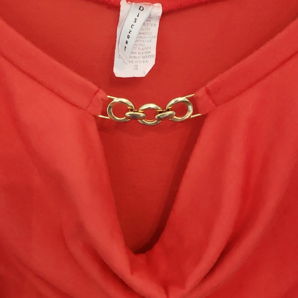 Woman's Cold-shoulder Top - Picture 7 of 16